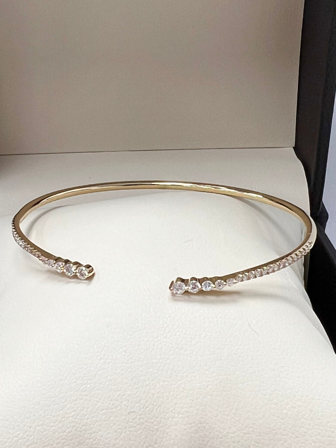 14K Yellow Gold Diamond Claw Bangle