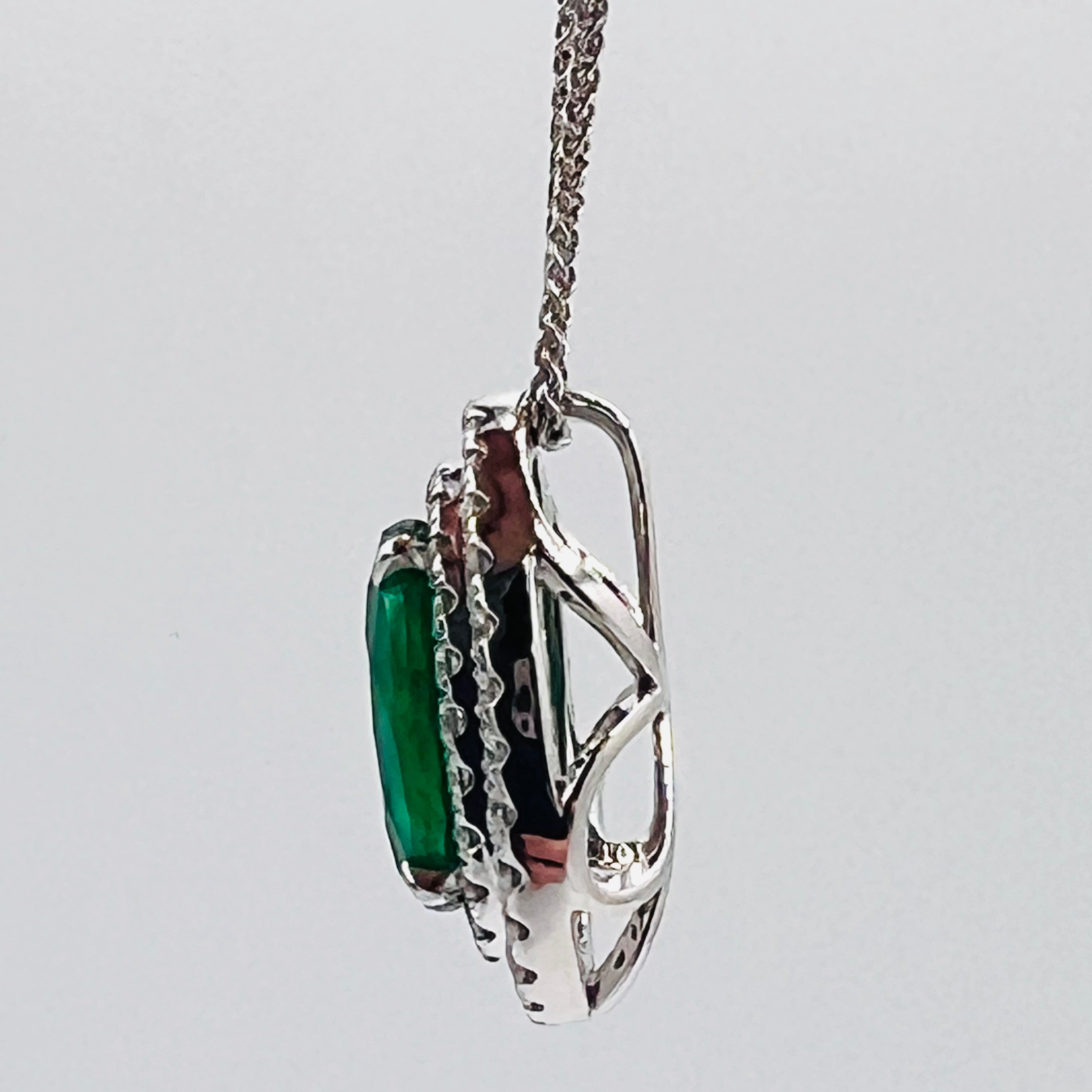 Pendant 18KW/4.2G 1EMER-3.76CT 54RD-0.66CT