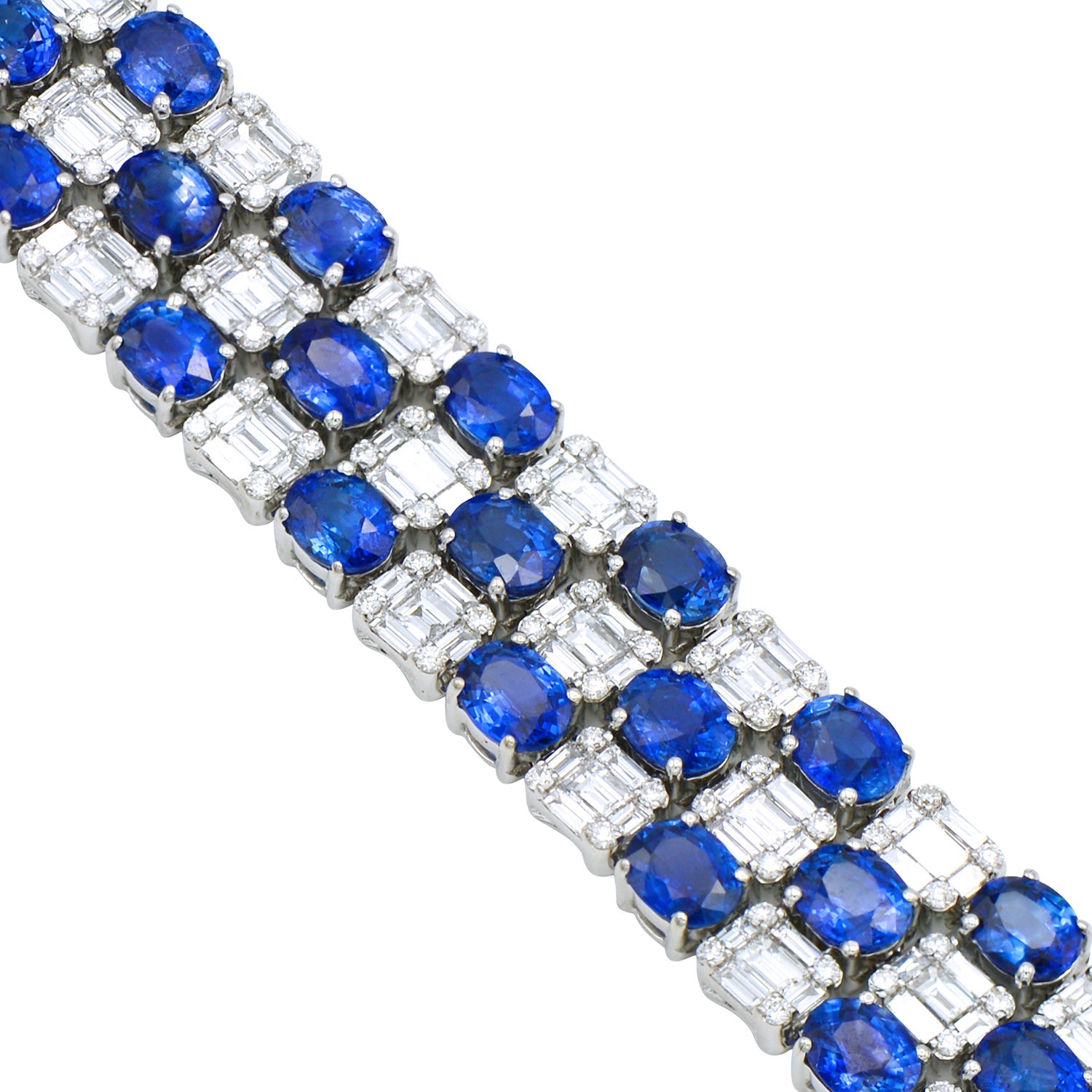 Bracelet 18KW/37.0G 50SAPP-22.38CT 234RD-1.45CT 250BD-5.91CT